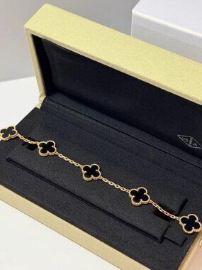 Authentic Van Cleef & Arpels Vintage Alhambra 18K Gold Onyx Bracelet